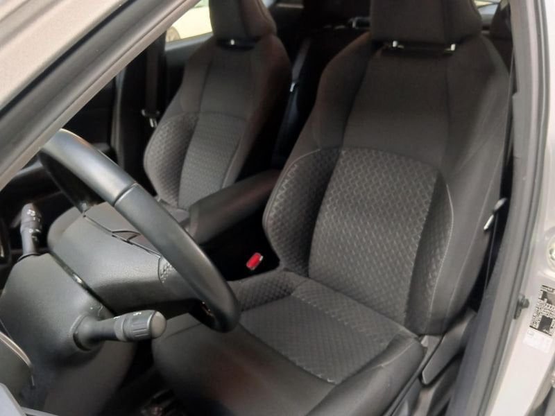 Toyota C-HR 1.8 e-cvt 125hbusiness edition