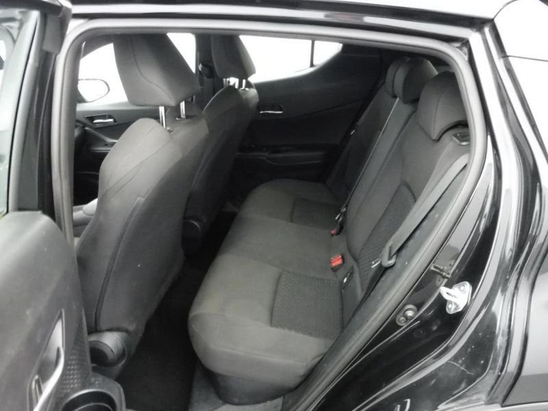 Toyota C-HR 1.8 e-cvt 125hbusiness edition