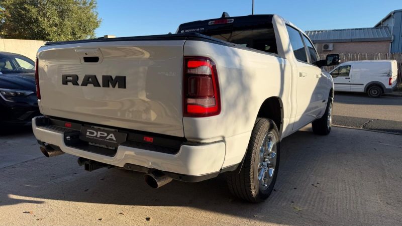 Dodge ram HEMI 1500 BIGHORN  5.7l V8 394ch 4X4 BVA8