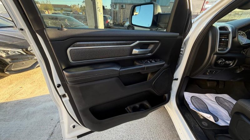 Dodge ram HEMI 1500 BIGHORN  5.7l V8 394ch 4X4 BVA8