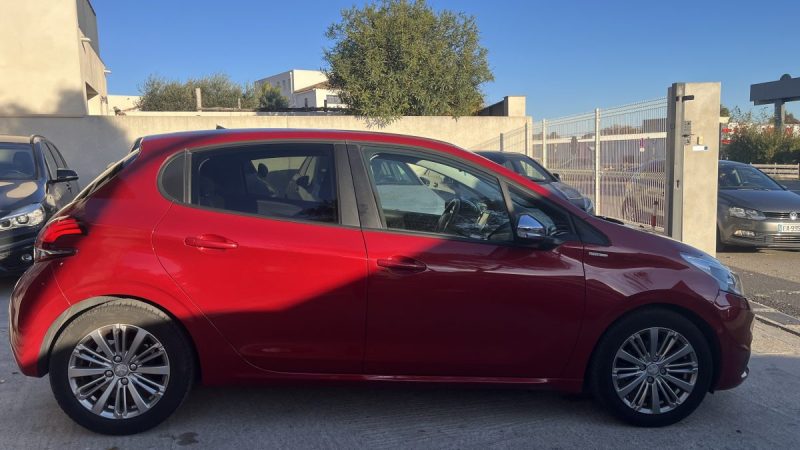 PEUGEOT 208 1.6 BLUEHDI 100CH Style 