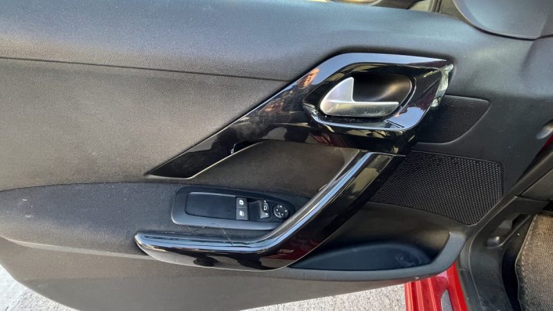 PEUGEOT 208 1.6 BLUEHDI 100CH Style 