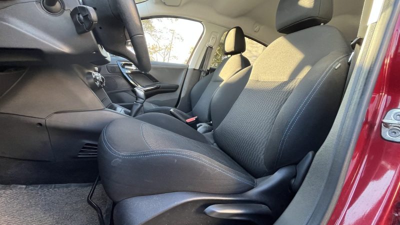 PEUGEOT 208 1.6 BLUEHDI 100CH Style 