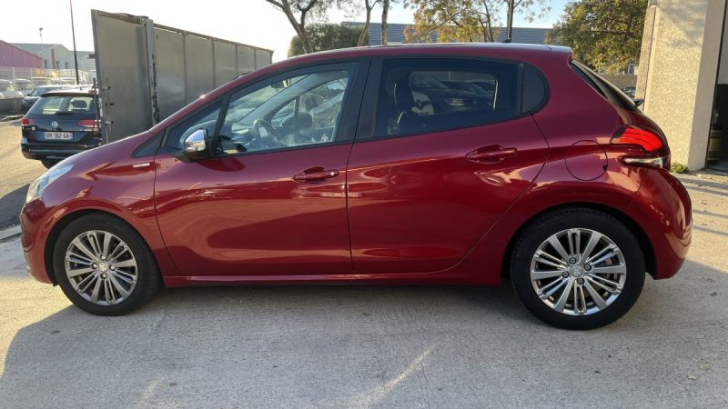 PEUGEOT 208 1.6 BLUEHDI 100CH Style 