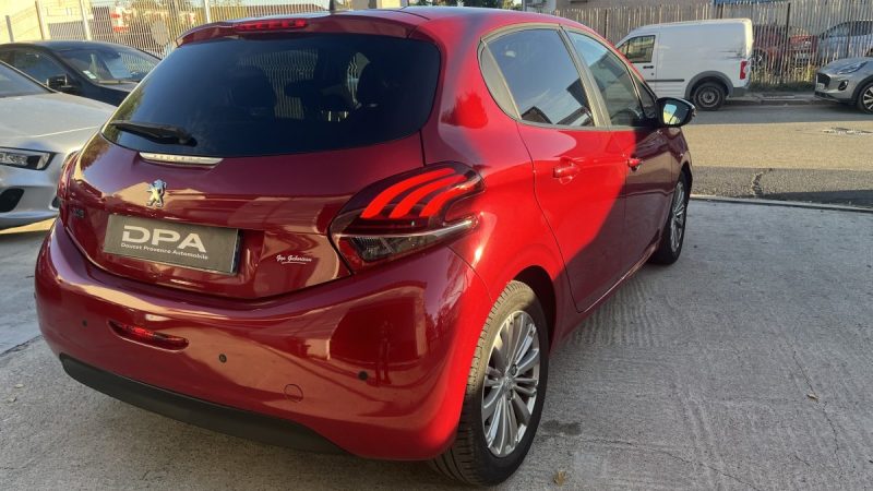 PEUGEOT 208 1.6 BLUEHDI 100CH Style 