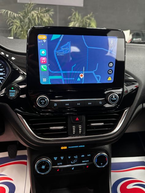 MAGNIFIQUE FORD FIESTA TITANIUM 1.0 ECOBOOST 100 CH (APPLE CARPLAY, ATTELAGE, SIÈGES CHAUFFANTS)