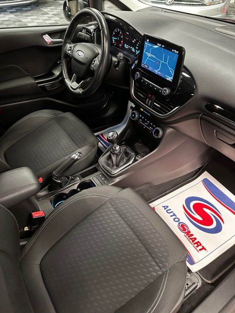 MAGNIFIQUE FORD FIESTA TITANIUM 1.0 ECOBOOST 100 CH (APPLE CARPLAY, ATTELAGE, SIÈGES CHAUFFANTS)