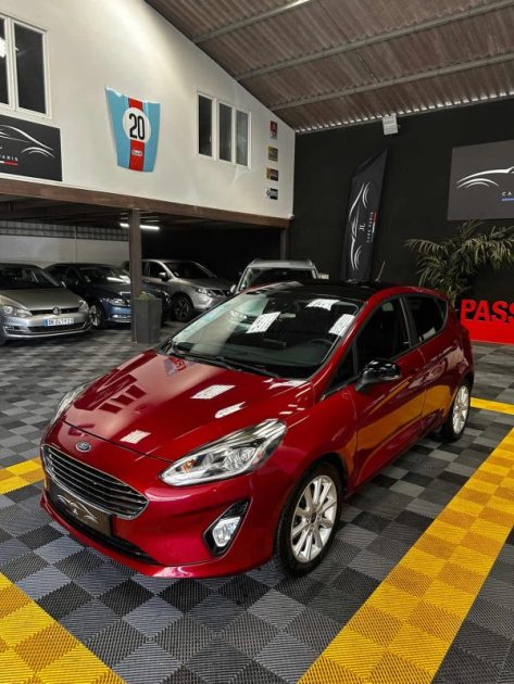 MAGNIFIQUE FORD FIESTA TITANIUM 1.0 ECOBOOST 100 CH (APPLE CARPLAY, ATTELAGE, SIÈGES CHAUFFANTS)