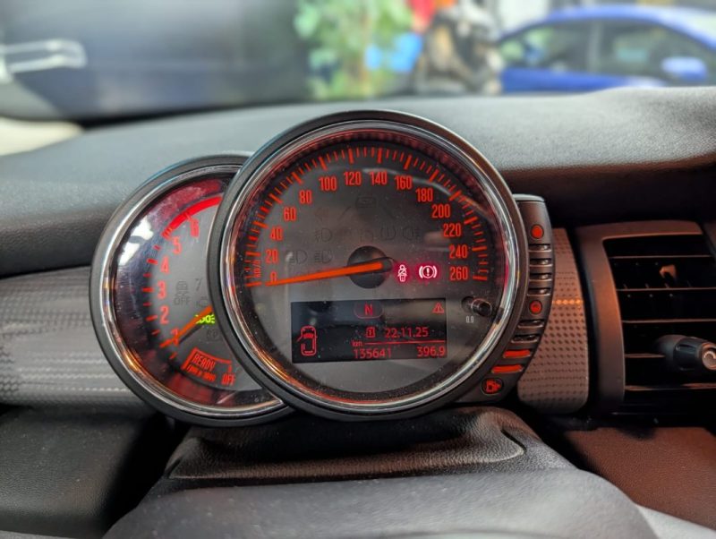 MINI COOPER D 116 CH  PACk CHILI