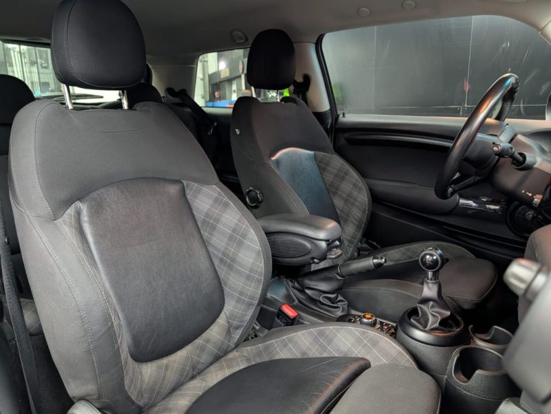 MINI COOPER D 116 CH  PACk CHILI