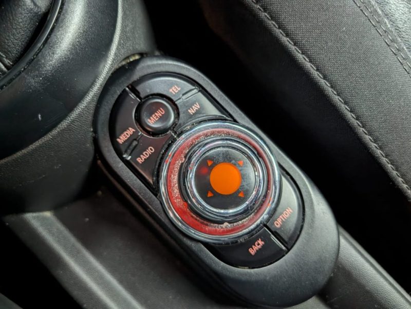 MINI COOPER D 116 CH  PACk CHILI