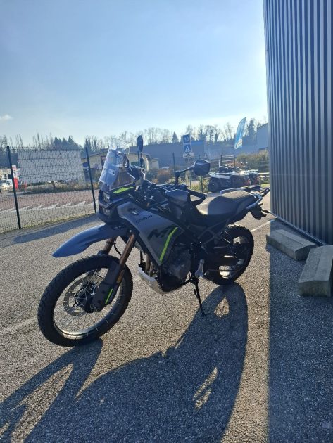 CF MOTO MT 450 GRIS 