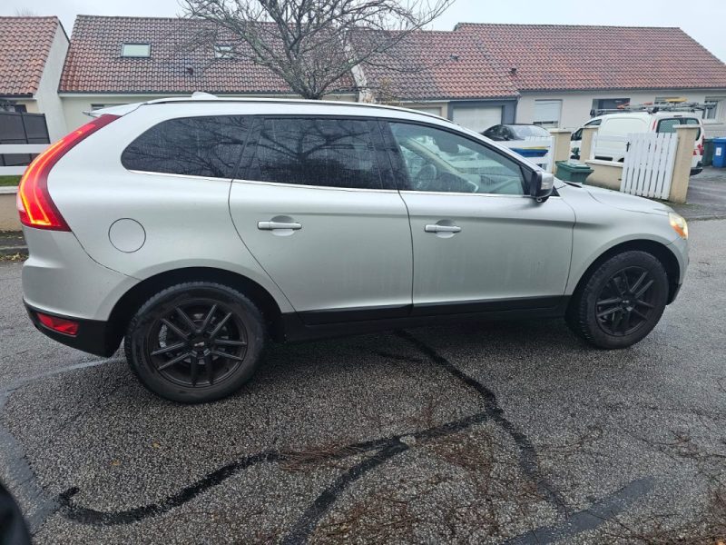 VOLVO XC60  D5 175 CV - SUMMUM 2009