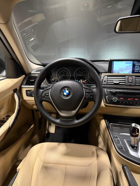 BMW 330D LUXURY 2013