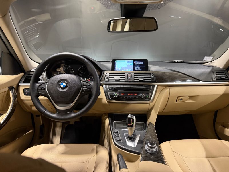 BMW 330D LUXURY 2013