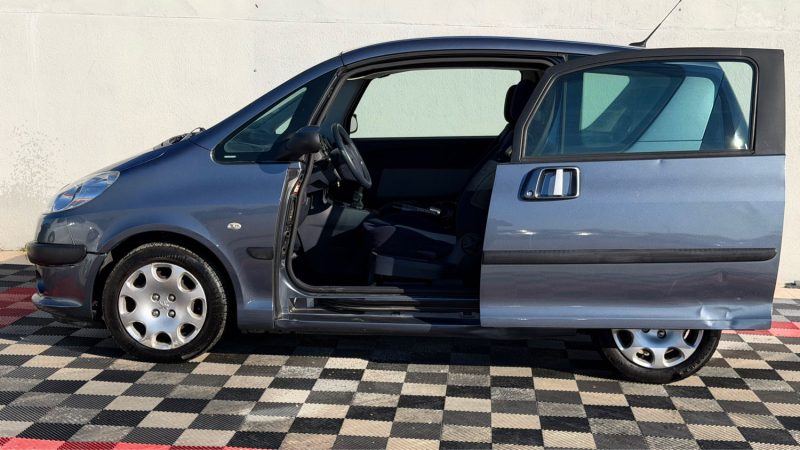 PEUGEOT 1007 TRENDY 1.4 HDI 2007