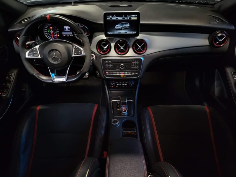 MERCEDES GLA 45 AMG 381ch 4-MATIC TURBO SpeedShift DCT / TOIT OUVRANT + SIEGES BAQUET F1 RECARO /