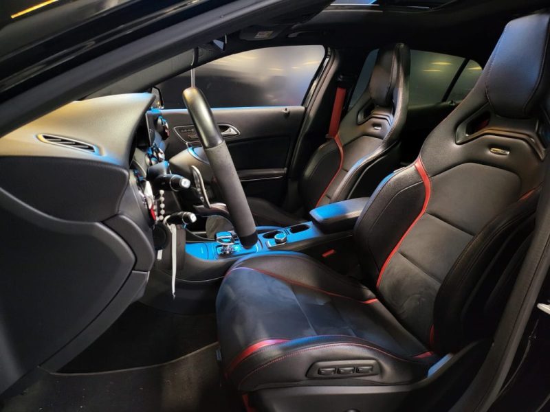 MERCEDES GLA 45 AMG 381ch 4-MATIC TURBO SpeedShift DCT / TOIT OUVRANT + SIEGES BAQUET F1 RECARO /