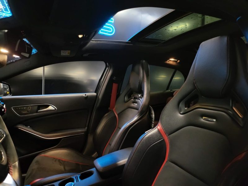 MERCEDES GLA 45 AMG 381ch 4-MATIC TURBO SpeedShift DCT / TOIT OUVRANT + SIEGES BAQUET F1 RECARO /