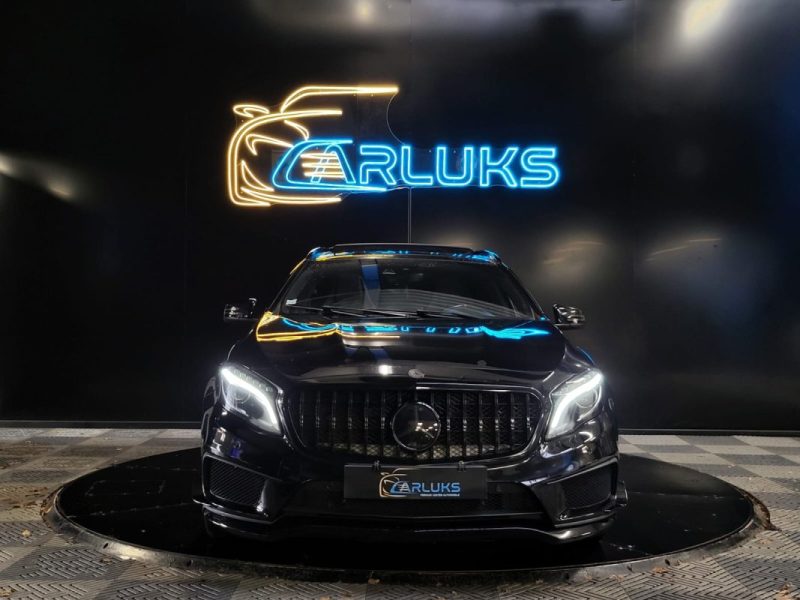 MERCEDES GLA 45 AMG 381ch 4-MATIC TURBO SpeedShift DCT / TOIT OUVRANT + SIEGES BAQUET F1 RECARO /