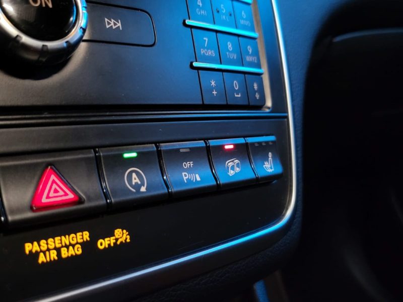 MERCEDES GLA 45 AMG 381ch 4-MATIC TURBO SpeedShift DCT / TOIT OUVRANT + SIEGES BAQUET F1 RECARO /