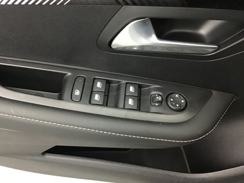 Peugeot 208 Hybrid 110 e-DCS6 Allure