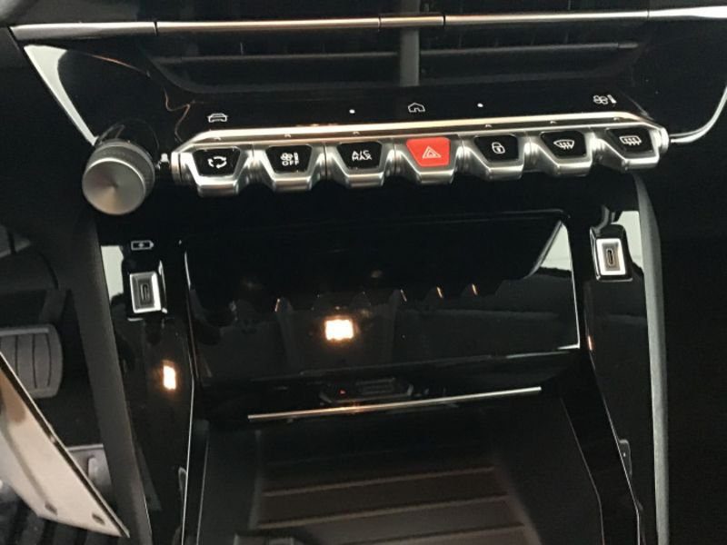 Peugeot 208 Hybrid 110 e-DCS6 Allure