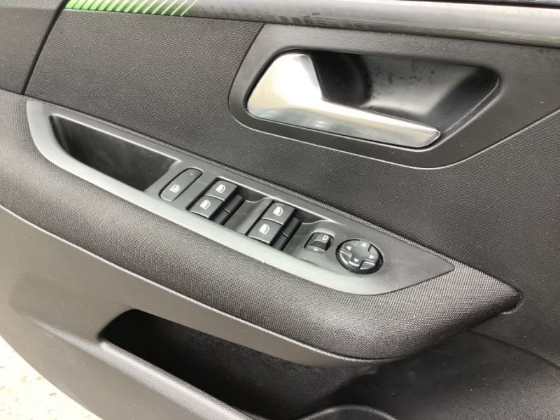 Peugeot 208 PureTech 100 S&S BVM6 Active