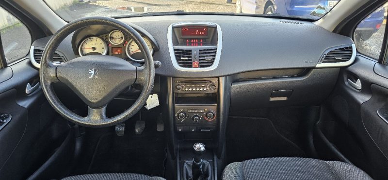 PEUGEOT 207 1.4E 75CH X-LINE 