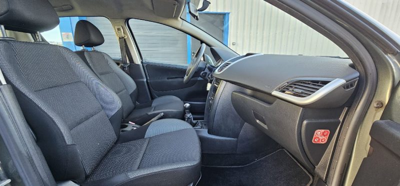 PEUGEOT 207 1.4E 75CH X-LINE 