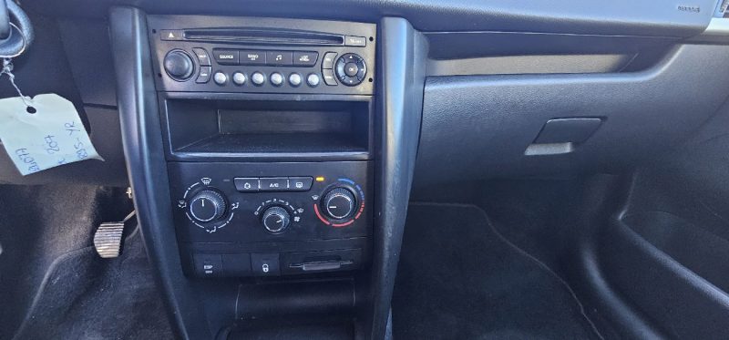 PEUGEOT 207 1.4E 75CH X-LINE 