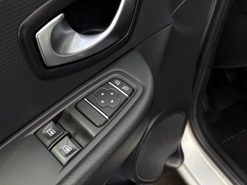 Clio IV 1.5 dCi 75ch 🚗 67 204 km 📊 Reprise 🔄 Garantie 6 mois ✅