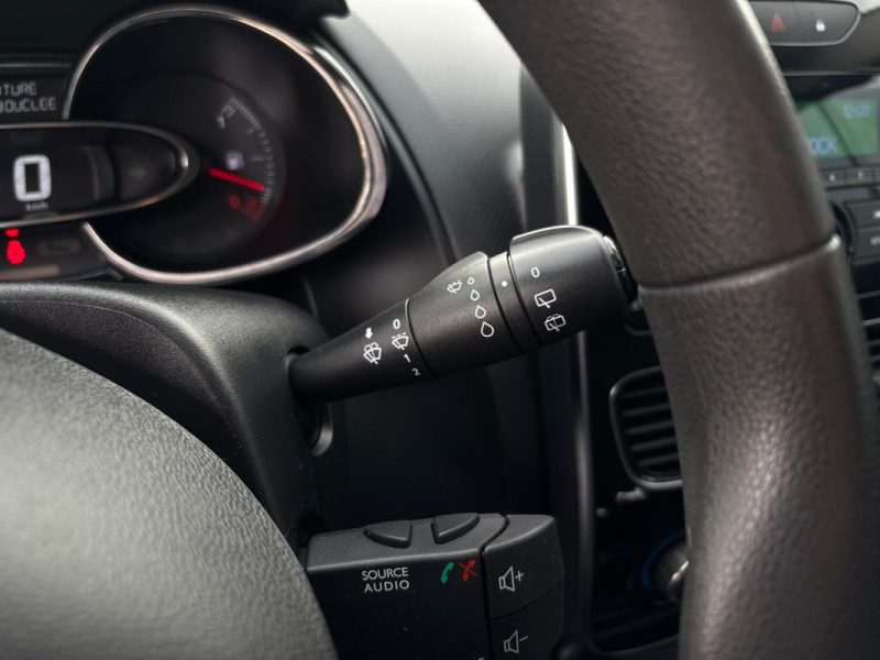 Clio IV 1.5 dCi 75ch 🚗 67 204 km 📊 Reprise 🔄 Garantie 6 mois ✅