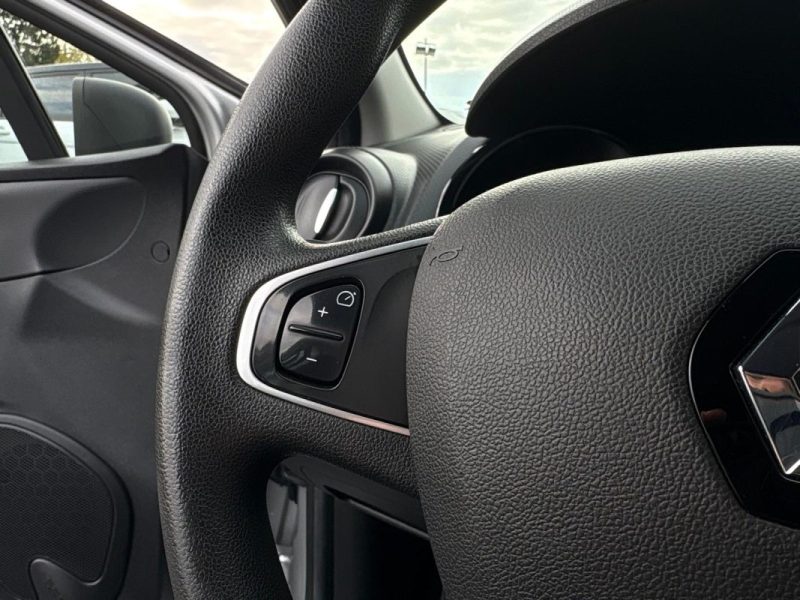 Clio IV 1.5 dCi 75ch 🚗 67 204 km 📊 Reprise 🔄 Garantie 6 mois ✅