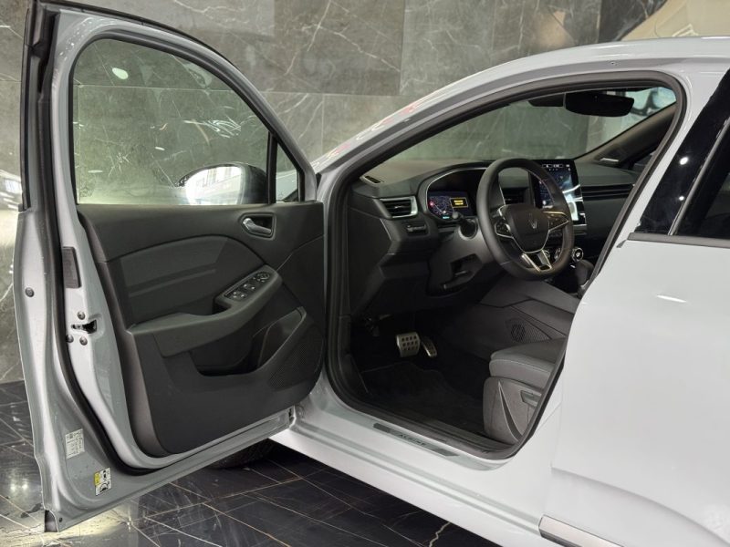 RENAULT CLIO 1.6I - 16V SCE 145 E-TECH 2025 TTC