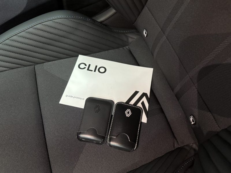 RENAULT CLIO 1.6I - 16V SCE 145 E-TECH 2025 TTC