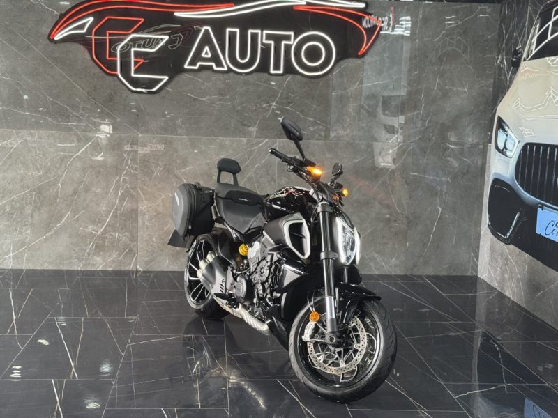 DUCATI DIAVEL V4  2024