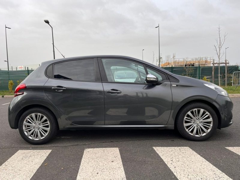 PEUGEOT 208  ALLURE - DISTRI NEUVE