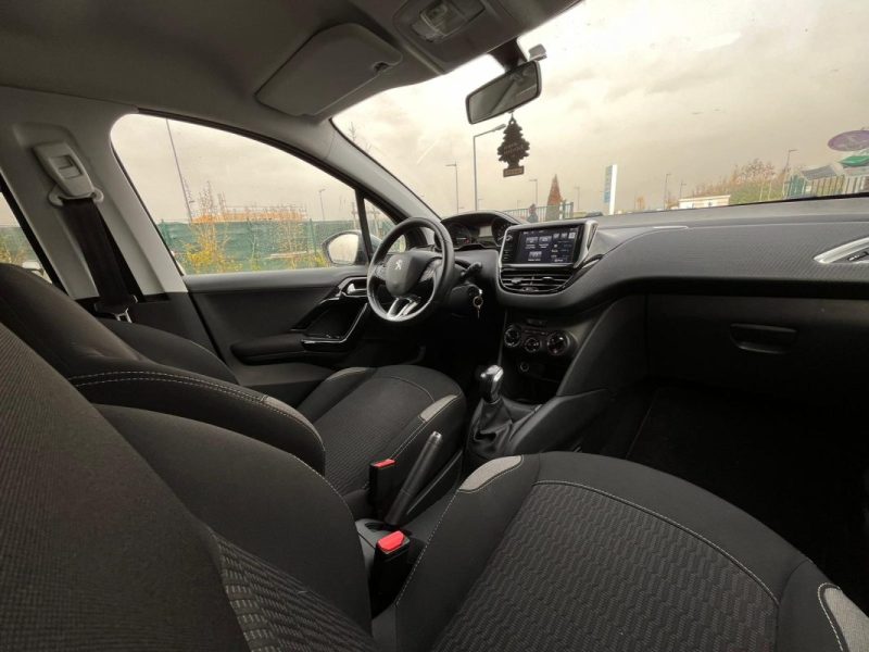 PEUGEOT 208  ALLURE - DISTRI NEUVE