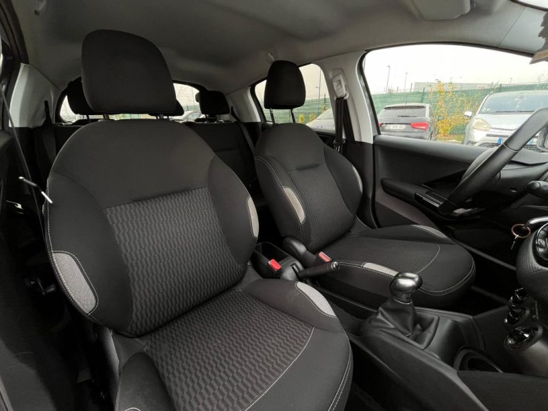 PEUGEOT 208  ALLURE - DISTRI NEUVE
