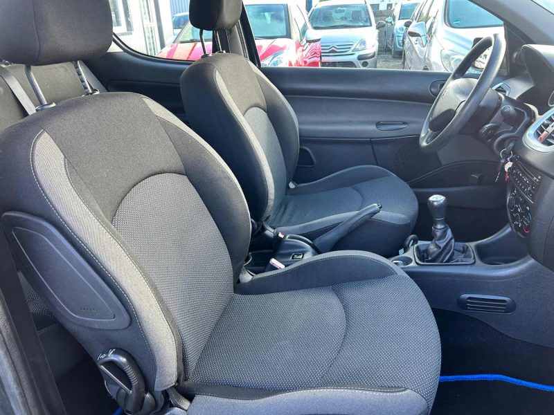 PEUGEOT 206+ 206+ 1.4 ESSENCE 2009
