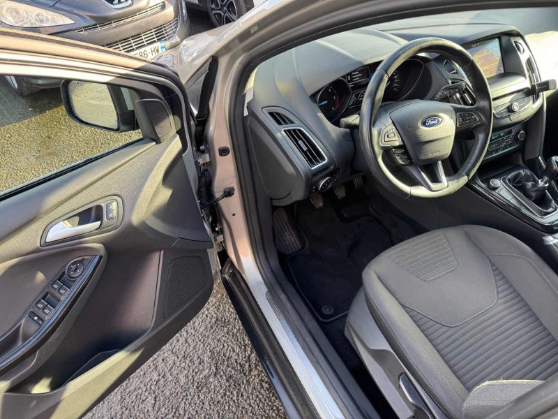 FORD FOCUS 1.5 TDCI 120CH BUSINESS NAV 2016