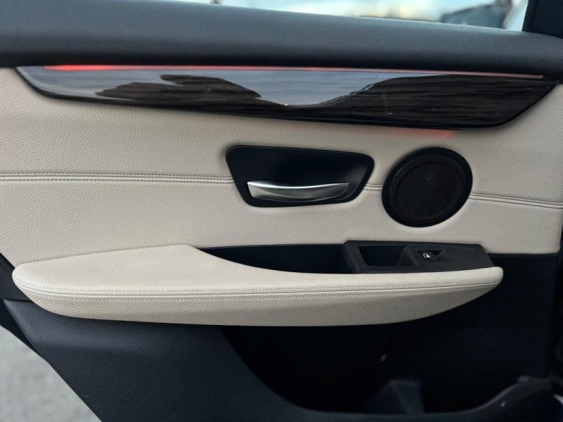 BMW 2 Active Tourer 225xe Luxury BVA6 • Hybride • Toit Ouvrant