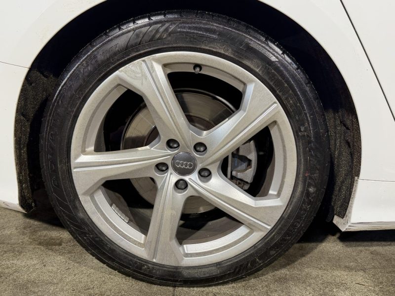 AUDI A6 AVANT V6 3.0 TDI 231cv TIPTRONIC8 QUATTRO - Toit ouvrant - Sièges chauffants - Car play  