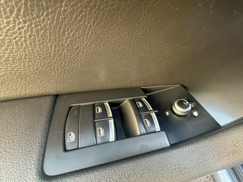 AUDI A3 PHASE 2 SPORTBACK S LINE 2.0 TDI 140CV 1ER MAIN 2011