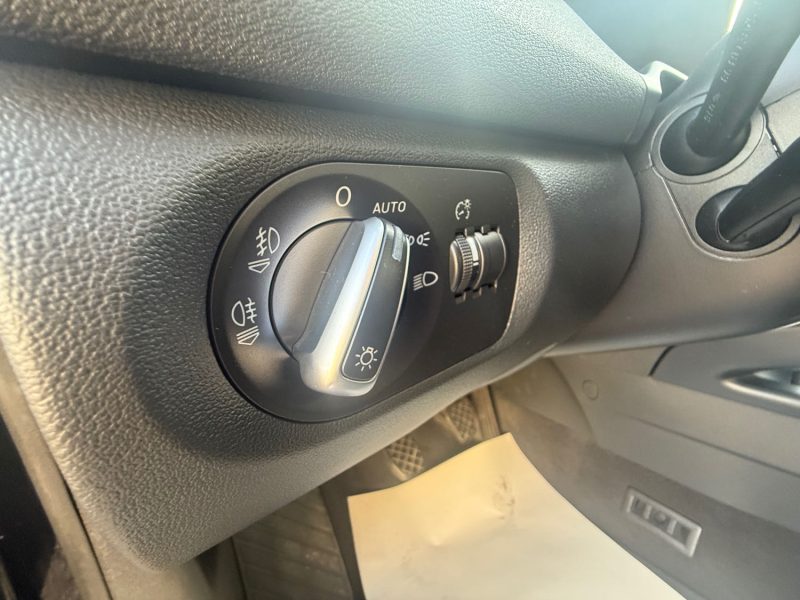 AUDI A3 PHASE 2 SPORTBACK S LINE 2.0 TDI 140CV 1ER MAIN 2011