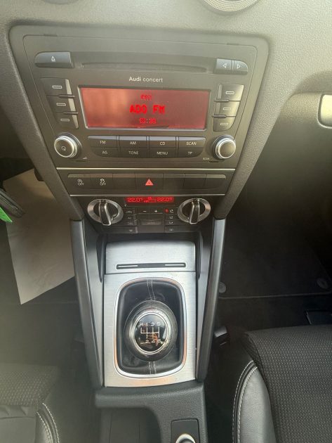 AUDI A3 PHASE 2 SPORTBACK S LINE 2.0 TDI 140CV 1ER MAIN 2011