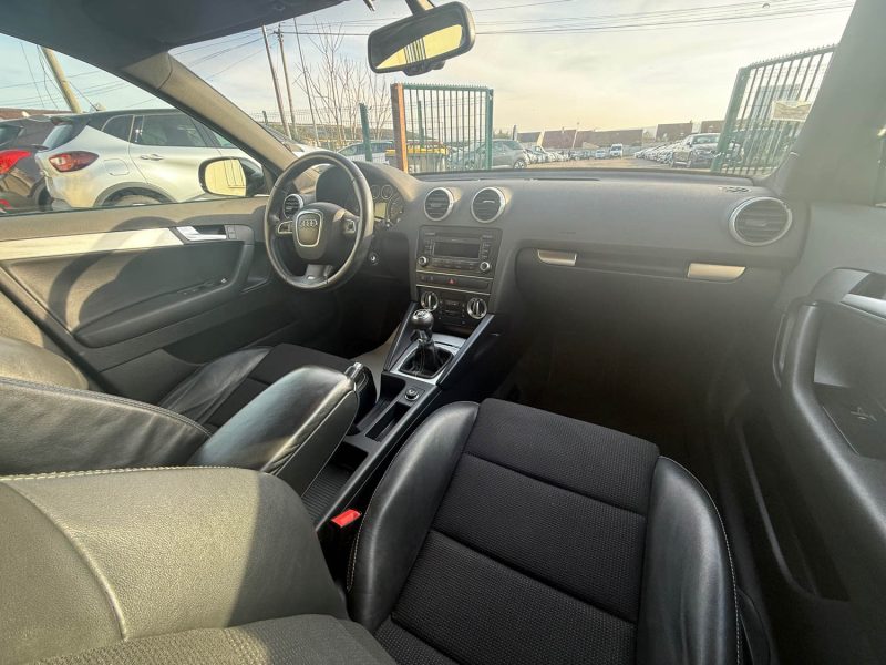 AUDI A3 PHASE 2 SPORTBACK S LINE 2.0 TDI 140CV 1ER MAIN 2011