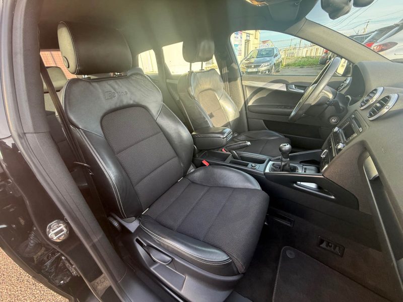 AUDI A3 PHASE 2 SPORTBACK S LINE 2.0 TDI 140CV 1ER MAIN 2011