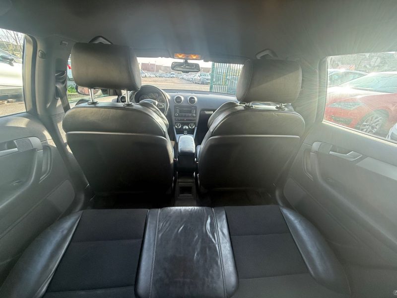AUDI A3 PHASE 2 SPORTBACK S LINE 2.0 TDI 140CV 1ER MAIN 2011